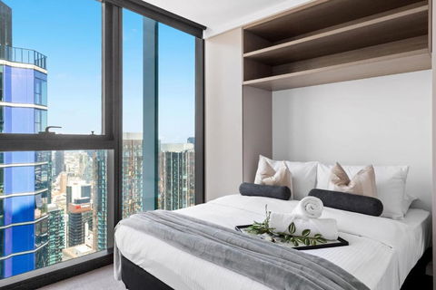A Cozy & Comfy 2BR Apt Up In The Clouds Near CBD - Accommodation Australia 0