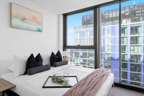 A Cozy & Comfy 2BR Apt Up In The Clouds Near CBD - Accommodation Australia 4