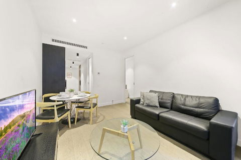 A Cozy & Lovely 2BR Apt Near Melbourne Central - Accommodation Australia 1