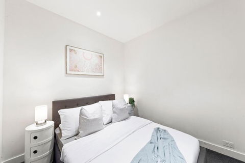 A Cozy & Lovely 2BR Apt Near Melbourne Central - Accommodation Australia 4