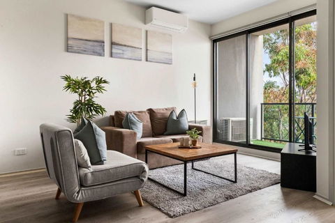 A Cozy & Modern Apt Near To Flemington Races - Accommodation Australia 0