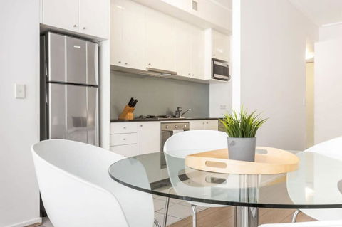 A Cozy & Modern Studio Right Next To Darling Harbour - Accommodation Australia 4