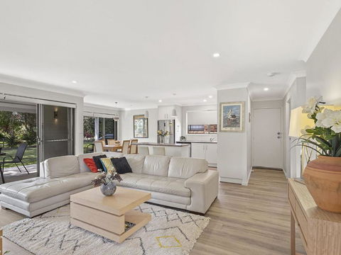 A Homely House 6 Mistral Close - Accommodation Australia 1