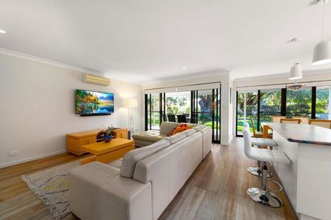 A Homely House 6 Mistral Close - Accommodation Australia 4