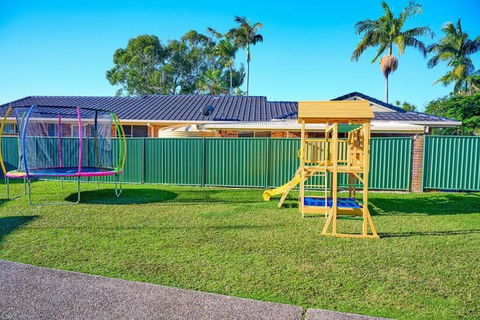 A Kids Dream & Paradise For Parents - Accommodation Australia 3