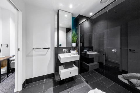 A Lovely Apt Right Next To Southern Cross Station - Accommodation Australia 3