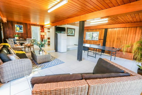 A Lure - A 2-minute Walk To Agnes Main Beach - Accommodation Australia 2
