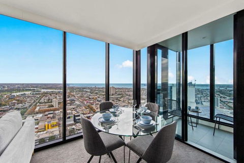 A Lux 2BR Apt With Panoramic Views, FREE Parking - Accommodation Australia 3