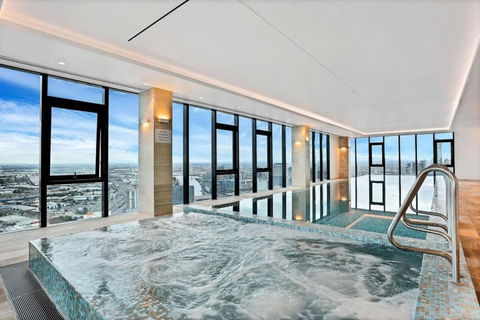 A Lux 2BR Apt With Panoramic Views, FREE Parking - Accommodation Australia 2