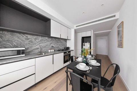 A Lux & Modern Apt Next To Southern Cross Station - Accommodation Australia 0