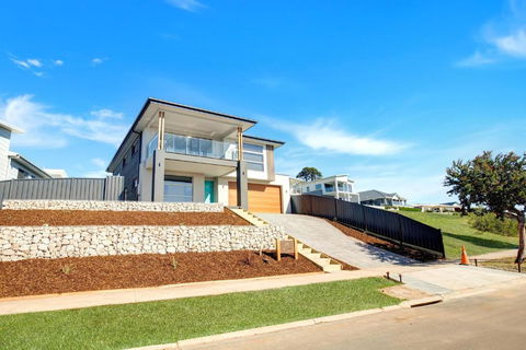 A Magnetic Retreat - Accommodation Australia 1