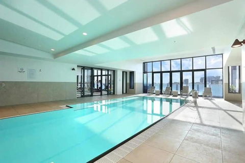 A Modern & Cozy 2BR Apartment With City Views - Accommodation Australia 2