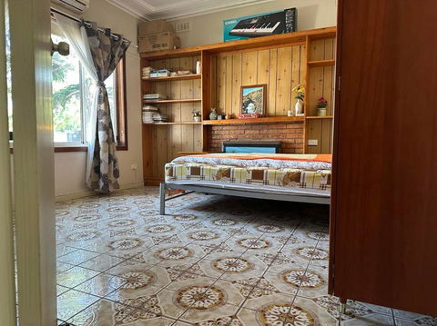A Nice And Spacious Room In Sunshine - Accommodation Australia 2