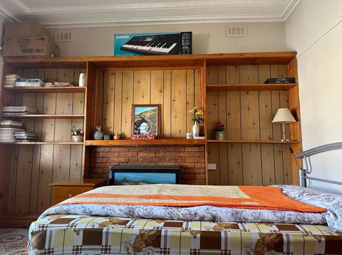 A Nice And Spacious Room In Sunshine - Accommodation Australia 3