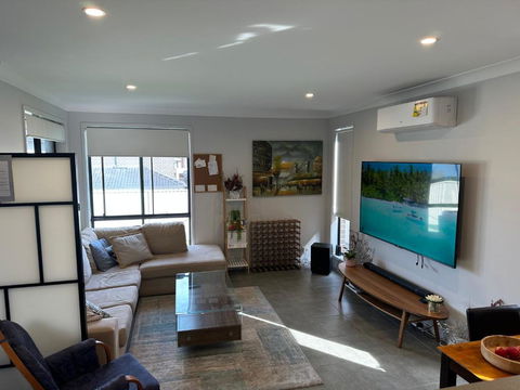 A Private Ensuite With AC And TV - Accommodation Australia 2
