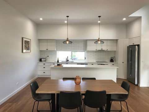A Sanctuary At Denhams - Family & Pooch Friendly - Accommodation Australia 0