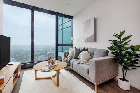 A Sky-high Metropolis Retreat Near The CBD - Accommodation Australia 0
