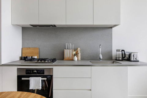 A Sky-high Metropolis Retreat Near The CBD - Accommodation Australia 3