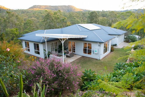 A Spacious Oasis - Accommodation Australia 0