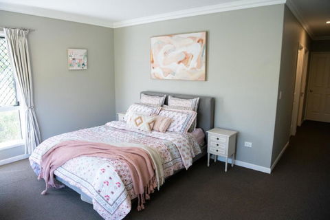 A Spacious Oasis - Accommodation Australia 1