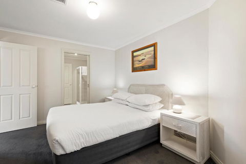 A Stones Throw - Accommodation Australia 4