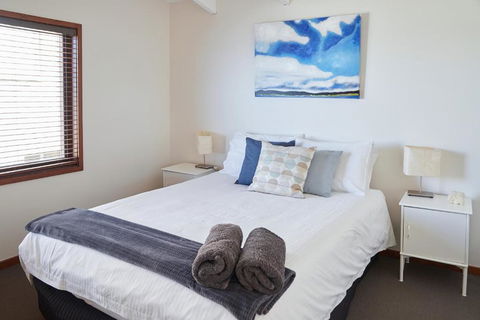 A Stones Throw At Mollymook Beach - Accommodation Australia 4