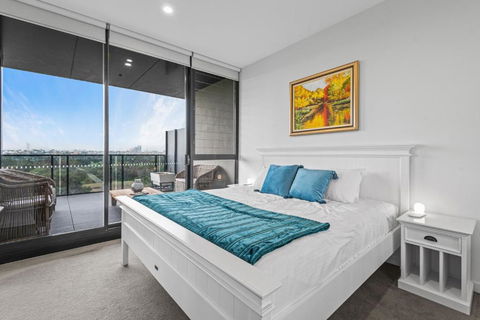 A Taste Of Paradise In Inner City Suburbia - Accommodation Australia 1