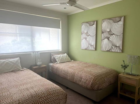 A Touch Of Lux In The Redlands! - Accommodation Australia 3