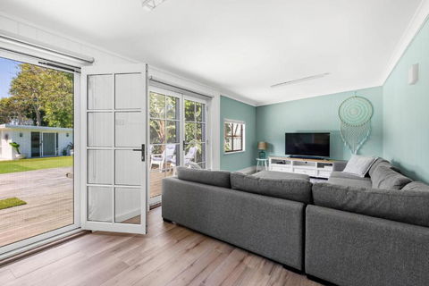 A Touch Of Paradise - House And Granny Flat - 4 Mins Walk To Callala Beach - Local Tourism 2