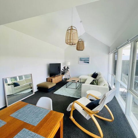 A Wave From It All - Accommodation Australia 0