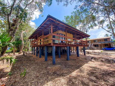 A Yearenda - Water Views -3BR - Steps To The Beach - Accommodation Australia 2