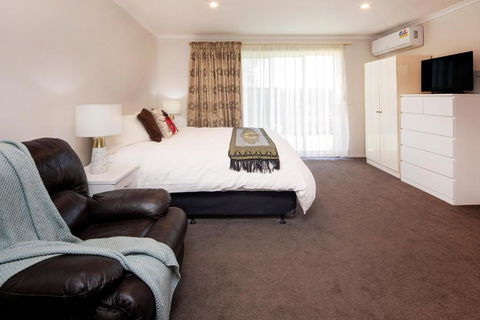 Aalen Lakeview Studio - Accommodation Australia 0