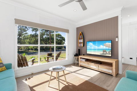 Abode Callala Beach Jervis Bay - 100m To Beach! - Accommodation Australia 4