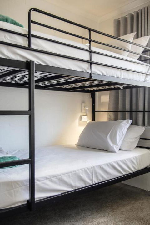Abode Mooloolaba, Backpackers & Motel Rooms - Accommodation Australia 1