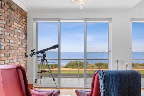 Absolute Bay Frontage With Open Fire And Spa Bath - Accommodation Australia 1