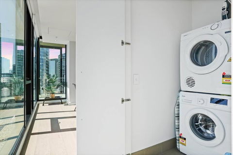 Absolute Bay View Waterfront Getaway Apt 2B2B1C - Accommodation Australia 1