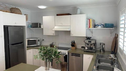 Absolute Beach Front - Accommodation Australia 4