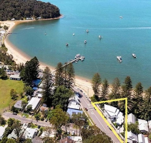 Absolute Beach Front House Panoramic Views - Local Tourism 0