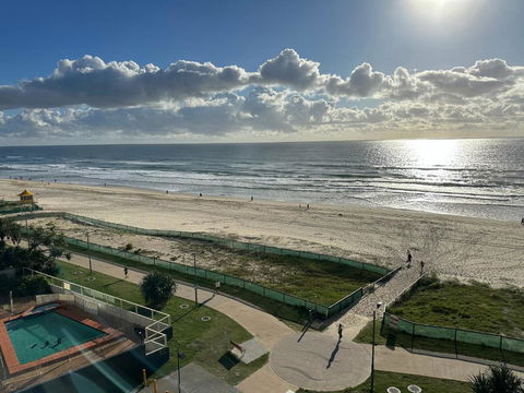 Absolute Beach Frontage Two Bedroom - Accommodation Australia 2