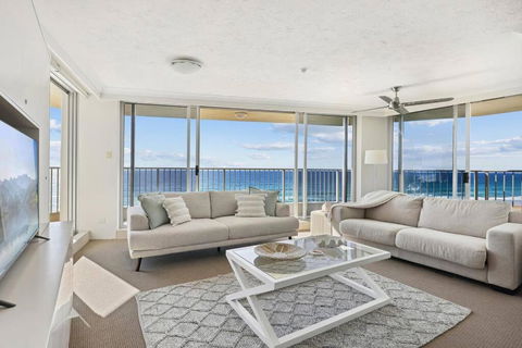 Absolute Beachfront Apartment - Accommodation Australia 2