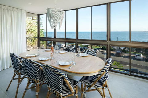 Absolute Beachfront Bliss On Kings Beach - Accommodation Australia 0
