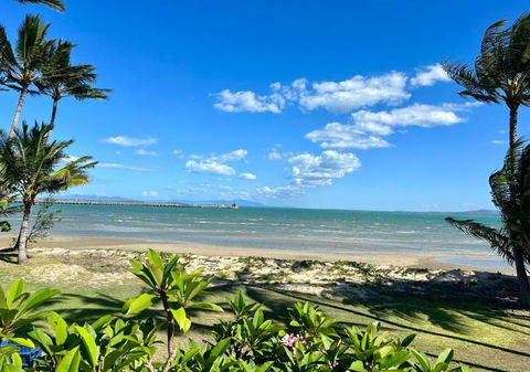 Absolute Beachfront Bowen Beach House-family Time - Accommodation Australia 1