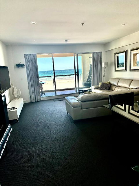 Absolute Beachfront At The Pier Glenelg - Local Tourism 2