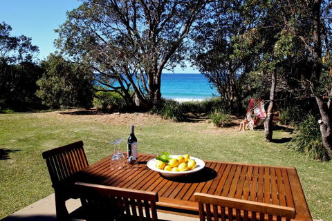Absolute Beachfront Mollymook - Accommodation Australia 0