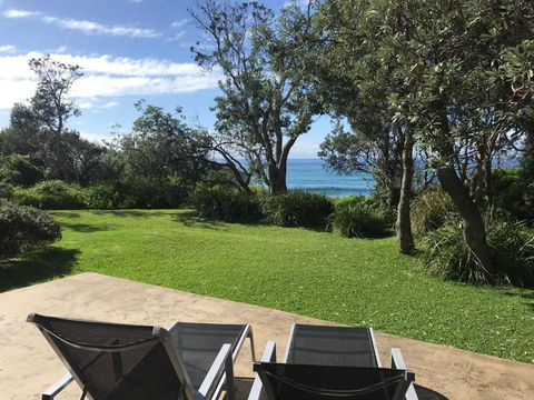 Absolute Beachfront Mollymook - Accommodation Australia 2