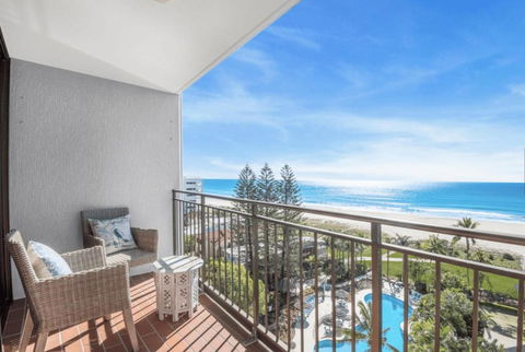 Absolute Beachfront Royal Palms - Accommodation Australia 0