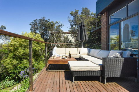Absolute Beachfront - Accommodation Australia 3