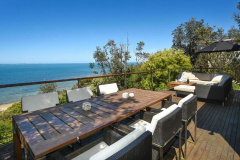 Absolute Beachfront - Accommodation Australia 4