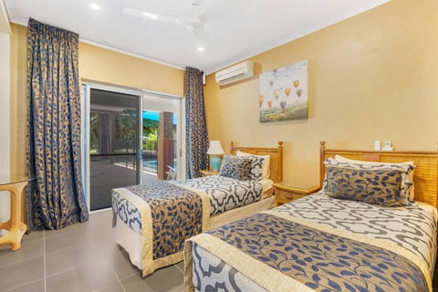 Absolute Beachfront WongaBelle- Pet Friendly - Accommodation Australia 2