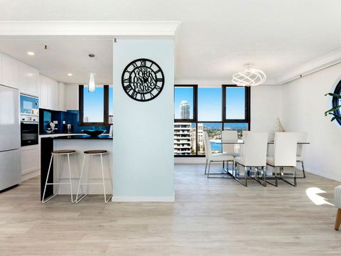 Acapulco 2 Bedroom Ocean View Surfers Paradise - CoastHM - Accommodation Australia 2